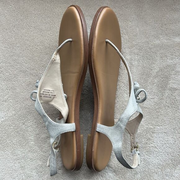 Cole Haan Findra Metallic Silver Vegan Leather Thong Flat Sandals Women 9 B Bow - Picture 5 of 13